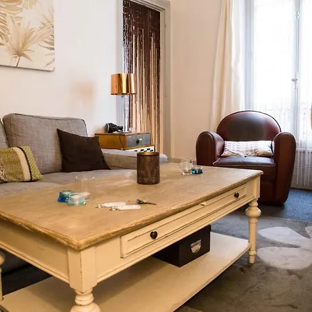 Bright & Design Near The Pantheon شقة